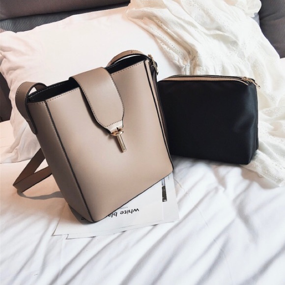 Lush Style Finds Handbags - 🆕 BERLIN Bucket Bag